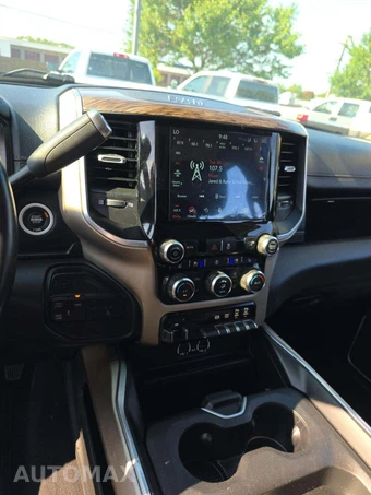 2020 Ram 3500 Laramie Crew Cab Long Bed DRW - miniatura 10