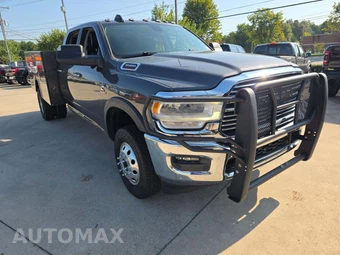 2020 Ram 3500 Laramie Crew Cab Long Bed DRW - miniatura 4