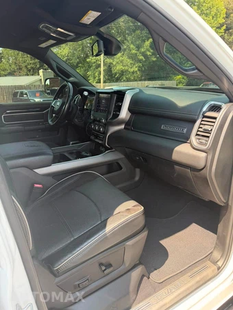 2020 Ram 3500 Laramie Crew Cab Long Bed DRW - miniatura 19