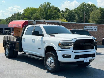 2020 Ram 3500 Laramie Crew Cab Long Bed DRW - miniatura 3