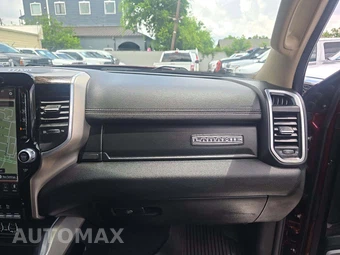 2020 Ram 3500 Laramie Crew Cab Long Bed DRW - miniatura 19