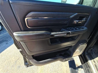 2020 Ram 3500 Limited Crew Cab Long Bed – miniatura 9