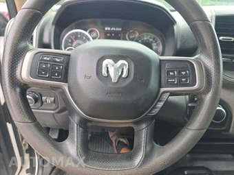 2020 Ram 3500 Tradesman Crew Cab Long Bed - miniatura 37