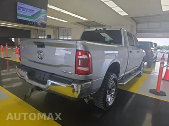 2020 Ram 3500 Tradesman Crew Cab Medium Bed - miniatura 4