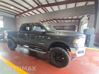 2020 Ram 3500 Tradesman Crew Cab Medium Bed - miniatura 3