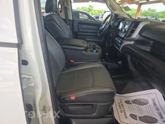 2020 Ram 4500 Cab Chassis Tradesman Crew Cab DRW - miniatura 8