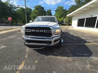 2020 Ram 5500 Cab Chassis Tradesman Crew Cab DRW - miniatura 2