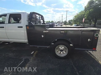 2020 Ram 5500 Cab Chassis Tradesman Crew Cab DRW - miniatura 3
