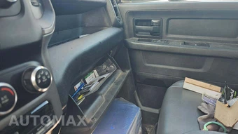 2020 Ram 5500 Cab Chassis Tradesman Crew Cab DRW – miniatura 26