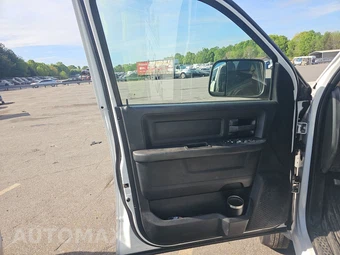 2020 Ram 5500 Cab Chassis Tradesman Crew Cab DRW – miniatura 9