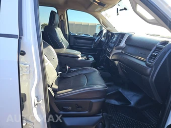 2020 Ram 5500 Cab Chassis Tradesman Crew Cab DRW - miniatura 8