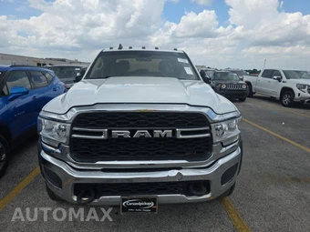 2020 Ram 5500 Cab Chassis Tradesman Crew Cab DRW – miniatura 2