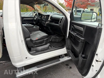 2020 Ram 5500 Cab Chassis Tradesman Regular Cab DRW – miniatura 23