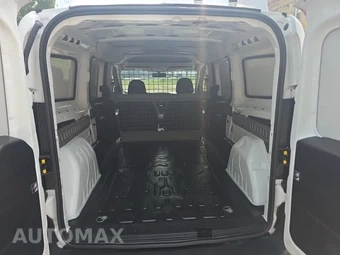 2020 Ram ProMaster City Cargo Van Tradesman 122.4" WB - miniatura 19