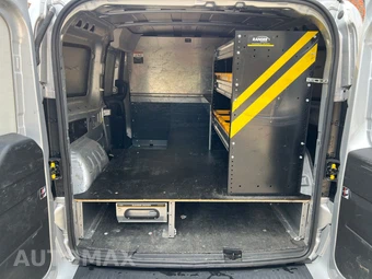 2020 Ram ProMaster City Cargo Van Tradesman SLT 122.4" WB - miniatura 12