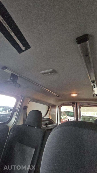 2020 Ram ProMaster City Wagon SLT Minivan 122.4" WB - miniatura 23