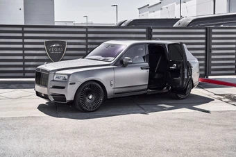 2020 Rolls-Royce Cullinan - miniatura 5