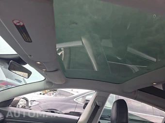 2020 Tesla Model 3 Long Range – miniatura 17