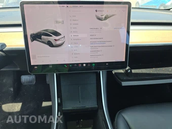 2020 Tesla Model 3 Long Range – miniatura 11