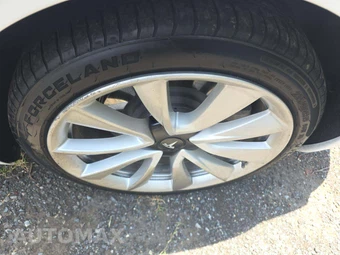2020 Tesla Model 3 Long Range - miniatura 18