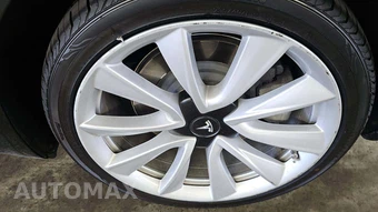 2020 Tesla Model 3 Standard Range – miniatura 35