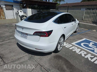 2020 Tesla Model 3 Standard Range – miniatura 3