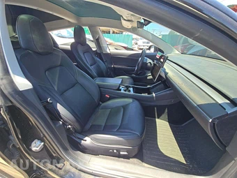 2020 Tesla Model 3 Standard Range Plus – miniatura 19