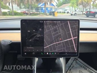 2020 Tesla Model 3 Standard Range Plus – miniatura 10