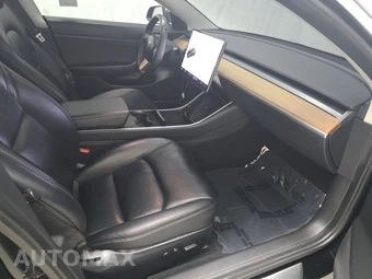 2020 Tesla Model 3 Standard Range Plus – miniatura 8