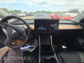2020 Tesla Model 3 Standard Range Plus - miniatura 11