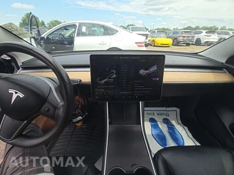 2020 Tesla Model 3 Standard Range Plus – miniatura 11
