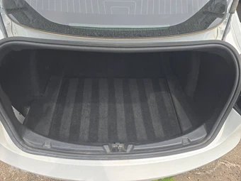 2020 Tesla Model 3 Standard Range Plus – miniatura 16