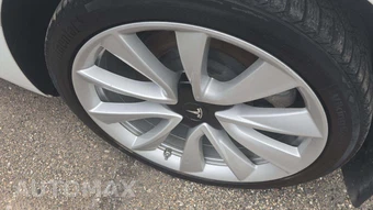 2020 Tesla Model 3 Standard Range Plus – miniatura 31