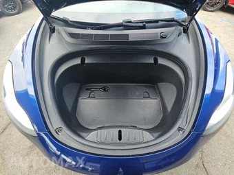 2020 Tesla Model 3 Standard Range Plus – miniatura 16