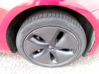 2020 Tesla Model 3 Standard Range Plus – miniatura 17