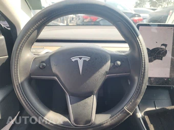 2020 Tesla Model 3 Standard Range Plus – miniatura 10