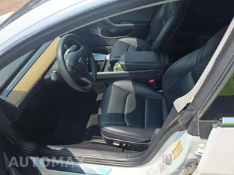 2020 Tesla Model 3 Standard Range Plus - miniatura 6