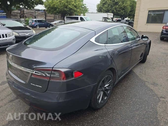 2020 Tesla Model S Long Range - miniatura 3