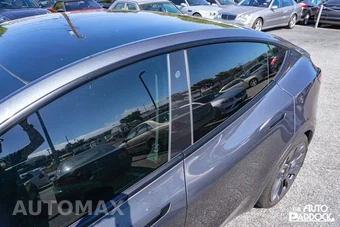 2020 Tesla Model Y - miniatura 10