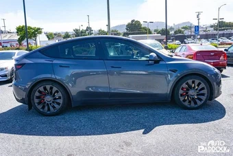2020 Tesla Model Y - miniatura 4