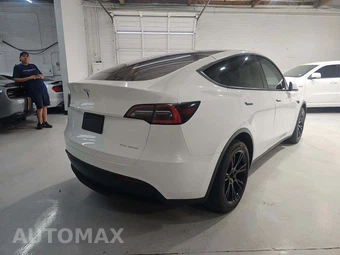2020 Tesla Model Y Long Range - miniatura 3