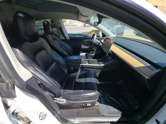 2020 Tesla Model Y Long Range - miniatura 15