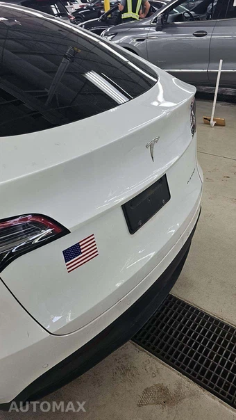 2020 Tesla Model Y Long Range - miniatura 22