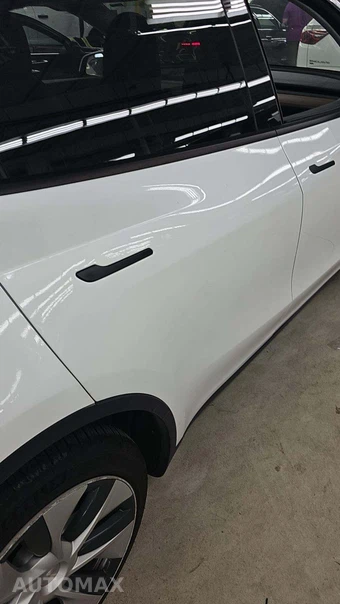 2020 Tesla Model Y Long Range - miniatura 30