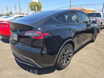 2020 Tesla Model Y Long Range - miniatura 3