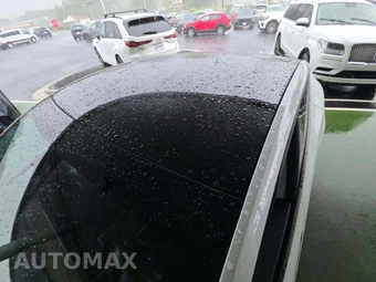 2020 Tesla Model Y Long Range – miniatura 12