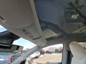 2020 Tesla Model Y Long Range - miniatura 8