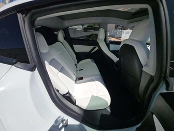 2020 Tesla Model Y Performance - miniatura 13