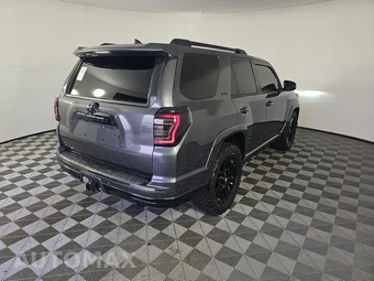 2020 Toyota 4Runner Nightshade – miniatura 4