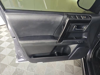 2020 Toyota 4Runner Nightshade – miniatura 9
